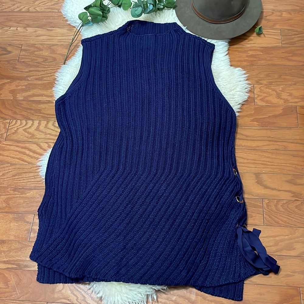 Jennifer Lopez Navy Sleeveless Knit Sweater/ Side Tie Feature & Gold Hardware 2X
